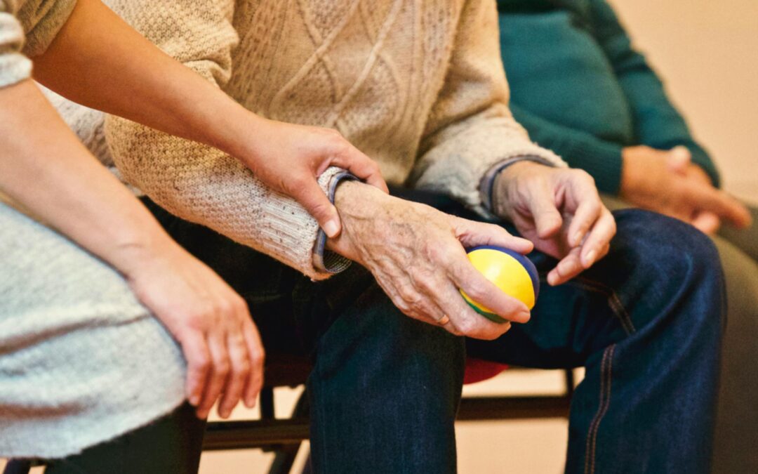 How to Choose the Right Care Option for an Aging Loved One