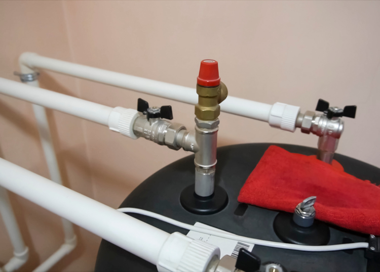 How to Prevent Burst Geysers During Winter