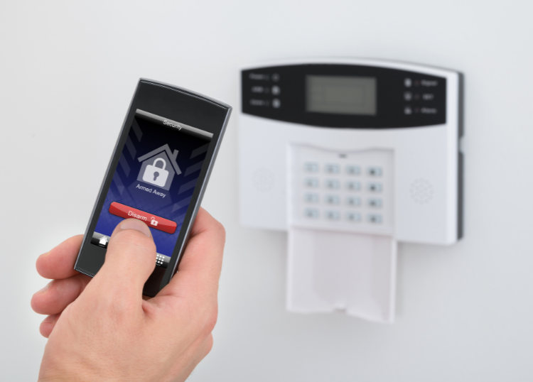 Alarm Monitoring vs Armed Response: Understanding the Difference