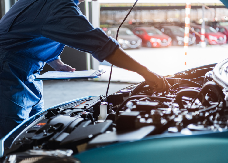 What a Pre-Holiday Vehicle Inspection Should Include